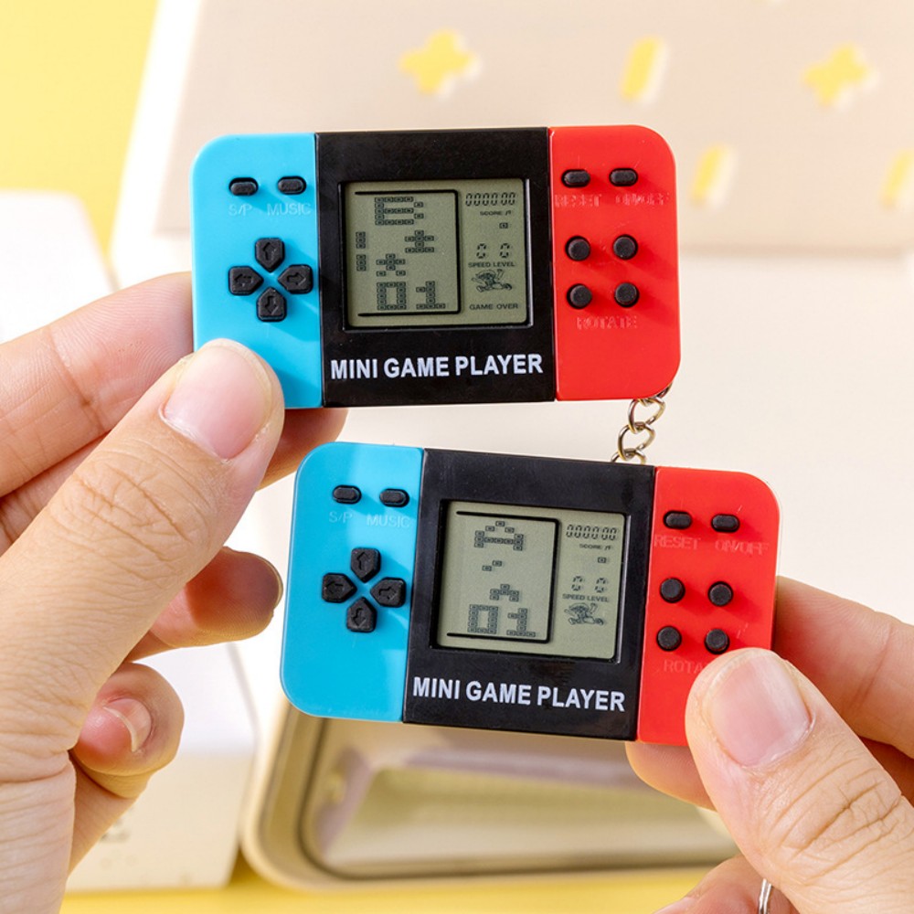 Retro Gaming Keychain - クラシックテトリスハンドヘルドゲームコンソールキーホルダーレトロポータブルノスタルジックなパズルおもちゃ男性と女性向け
