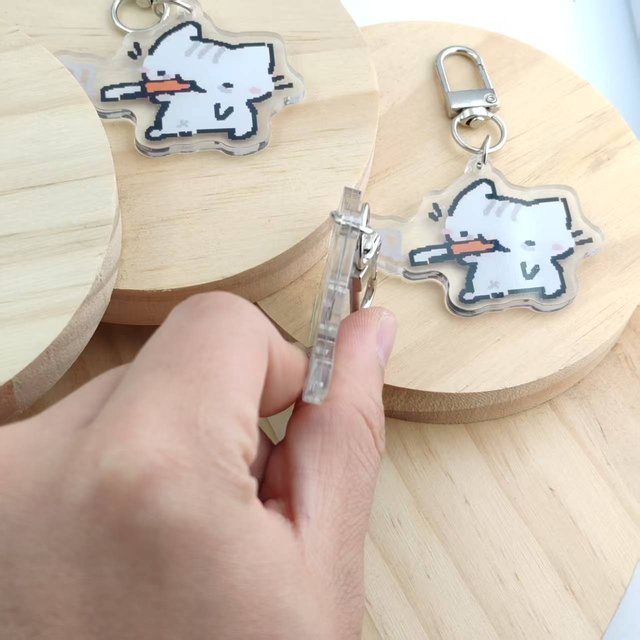 2D フラットピクセル猫キーホルダー - レトロゲームの雰囲 - Retro Gaming Keychain のレビューと価格